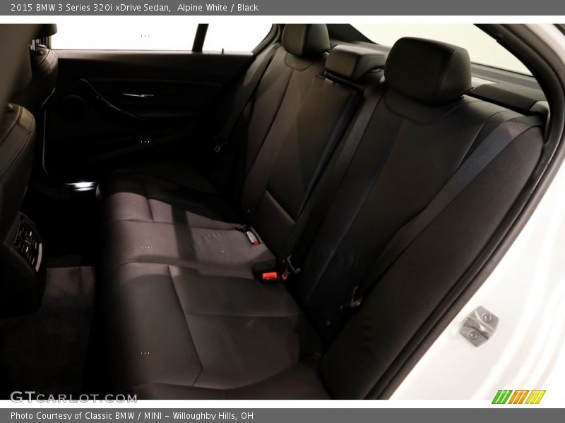 Alpine White / Black 2015 BMW 3 Series 320i xDrive Sedan