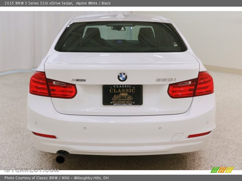 Alpine White / Black 2015 BMW 3 Series 320i xDrive Sedan