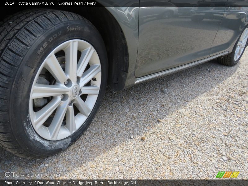 Cypress Pearl / Ivory 2014 Toyota Camry XLE V6