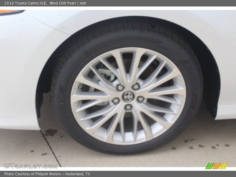 Wind Chill Pearl / Ash 2019 Toyota Camry XLE