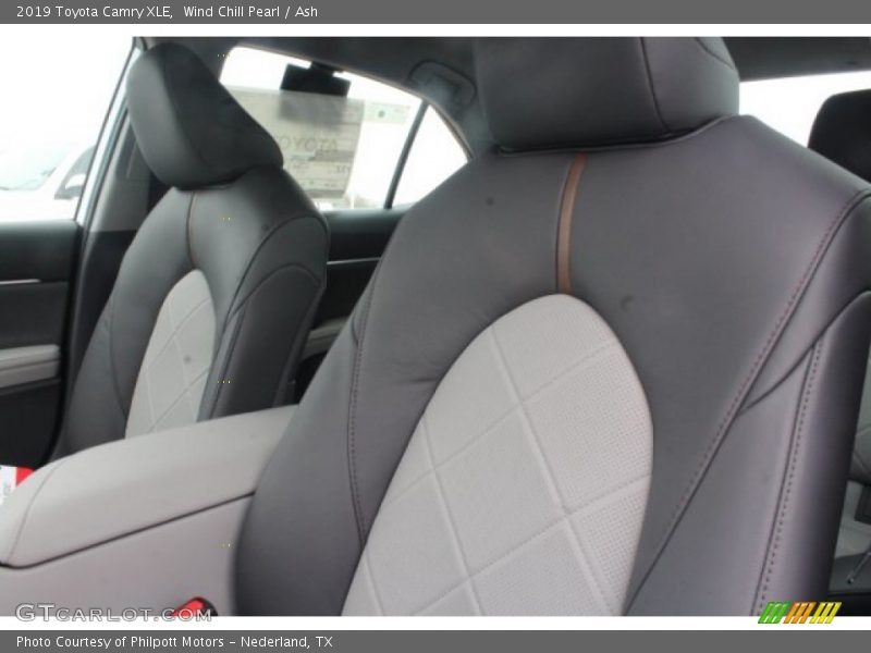 Wind Chill Pearl / Ash 2019 Toyota Camry XLE