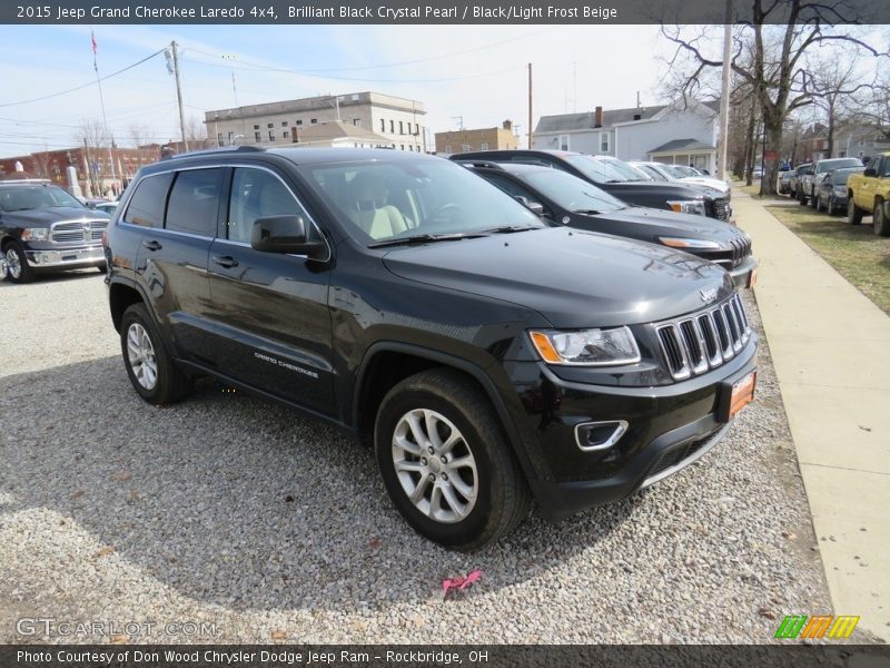 Brilliant Black Crystal Pearl / Black/Light Frost Beige 2015 Jeep Grand Cherokee Laredo 4x4