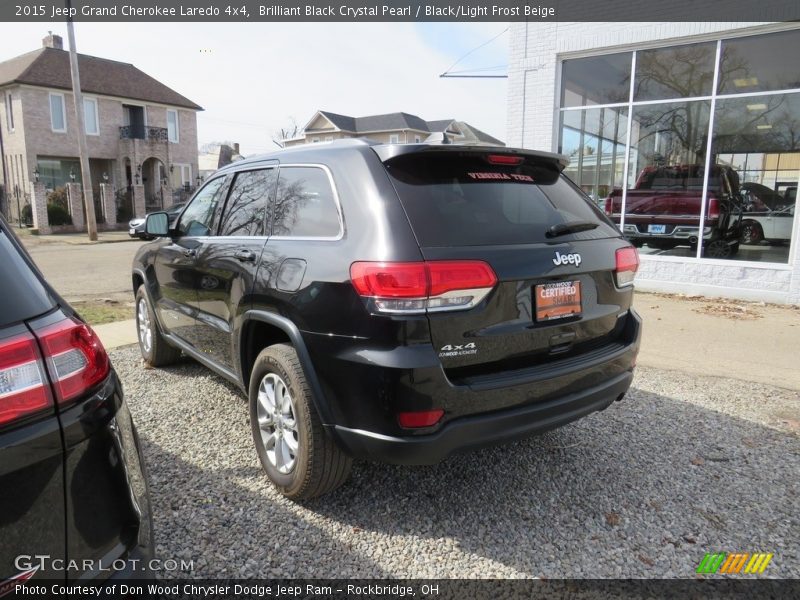 Brilliant Black Crystal Pearl / Black/Light Frost Beige 2015 Jeep Grand Cherokee Laredo 4x4