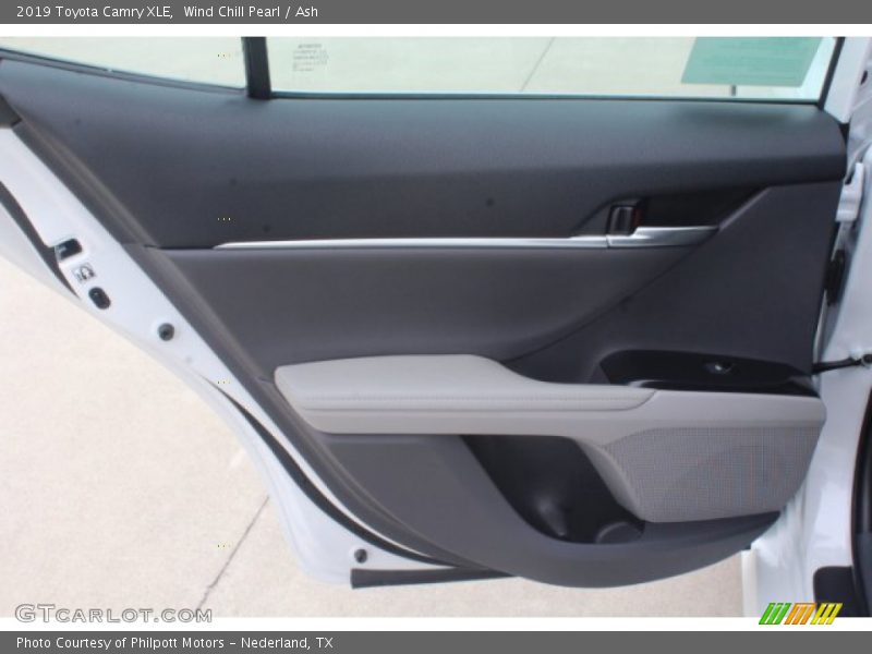 Wind Chill Pearl / Ash 2019 Toyota Camry XLE