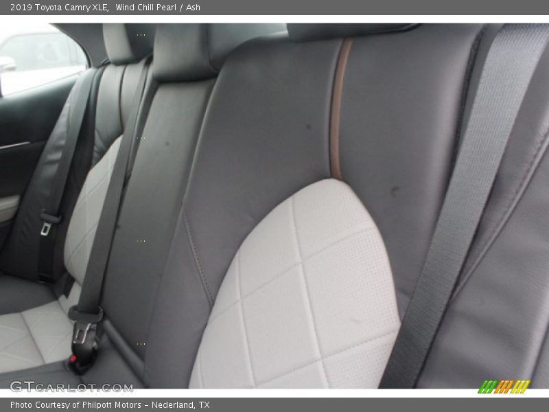 Wind Chill Pearl / Ash 2019 Toyota Camry XLE