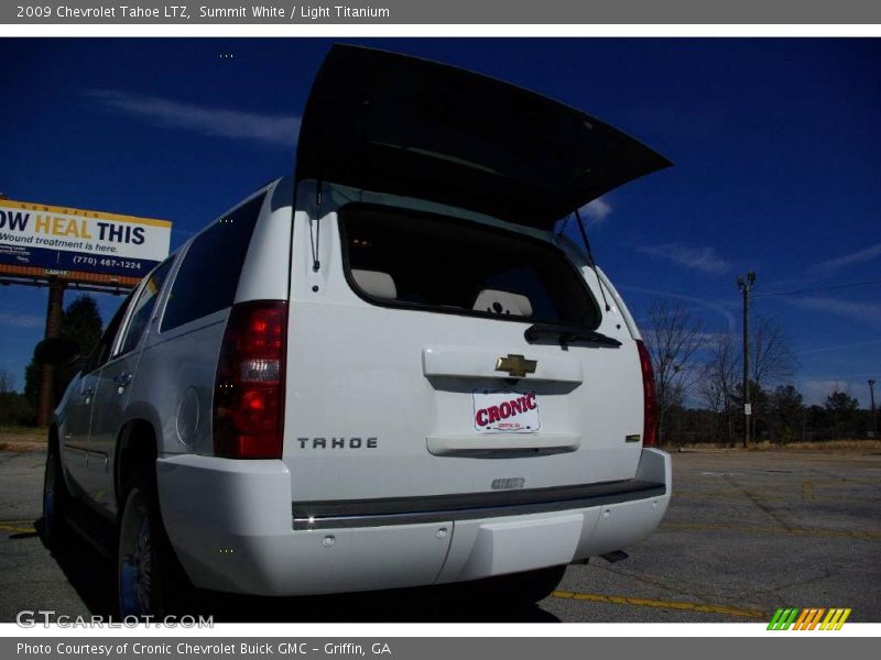Summit White / Light Titanium 2009 Chevrolet Tahoe LTZ