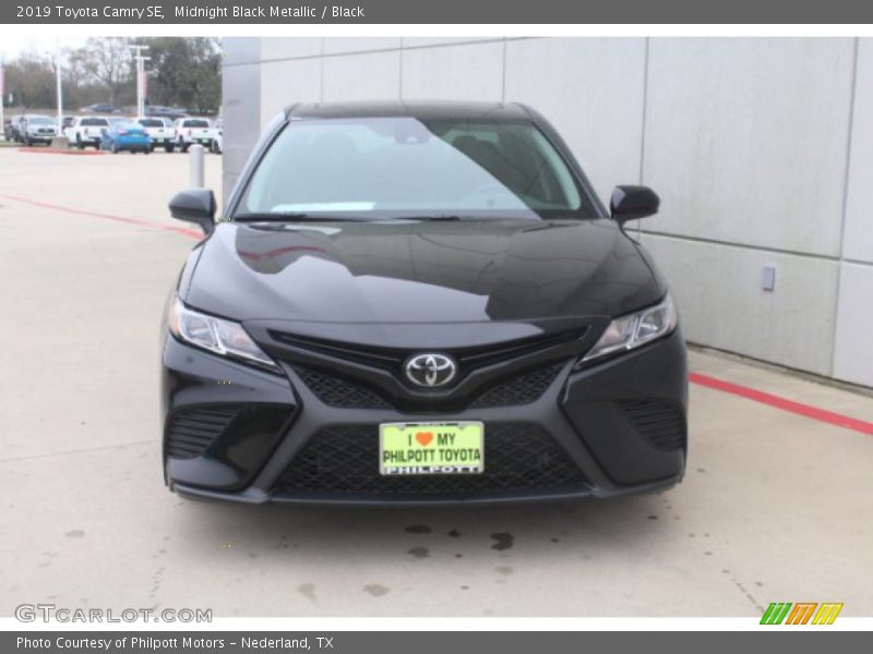 Midnight Black Metallic / Black 2019 Toyota Camry SE