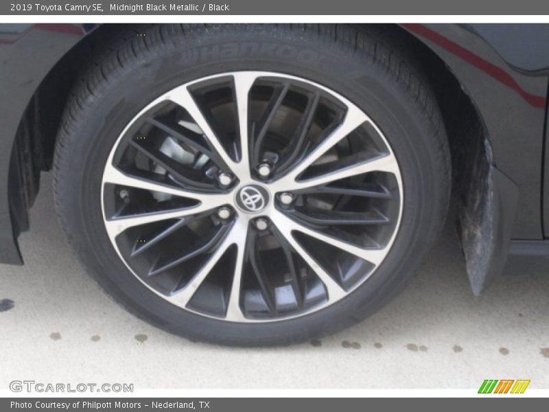 Midnight Black Metallic / Black 2019 Toyota Camry SE