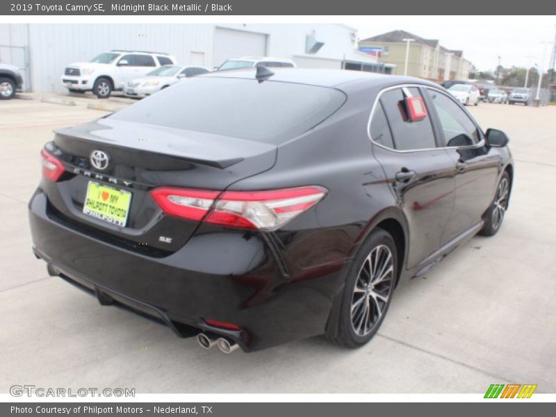 Midnight Black Metallic / Black 2019 Toyota Camry SE