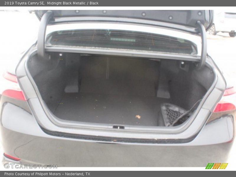 Midnight Black Metallic / Black 2019 Toyota Camry SE