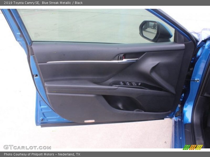 Blue Streak Metallic / Black 2019 Toyota Camry SE