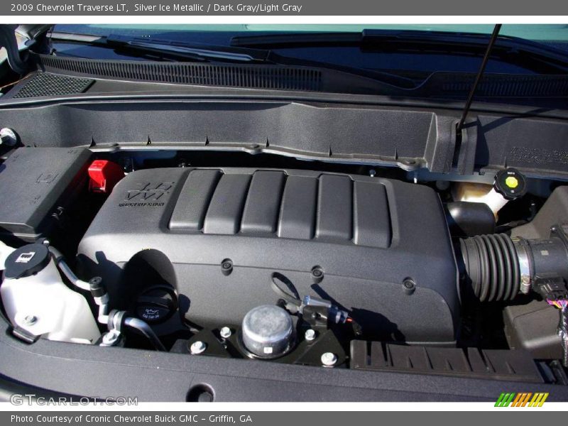 Silver Ice Metallic / Dark Gray/Light Gray 2009 Chevrolet Traverse LT