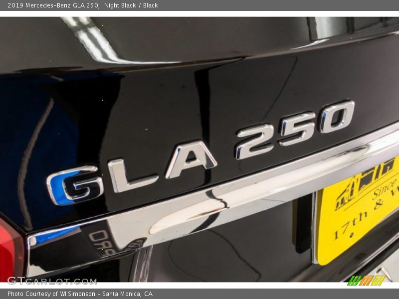 Night Black / Black 2019 Mercedes-Benz GLA 250