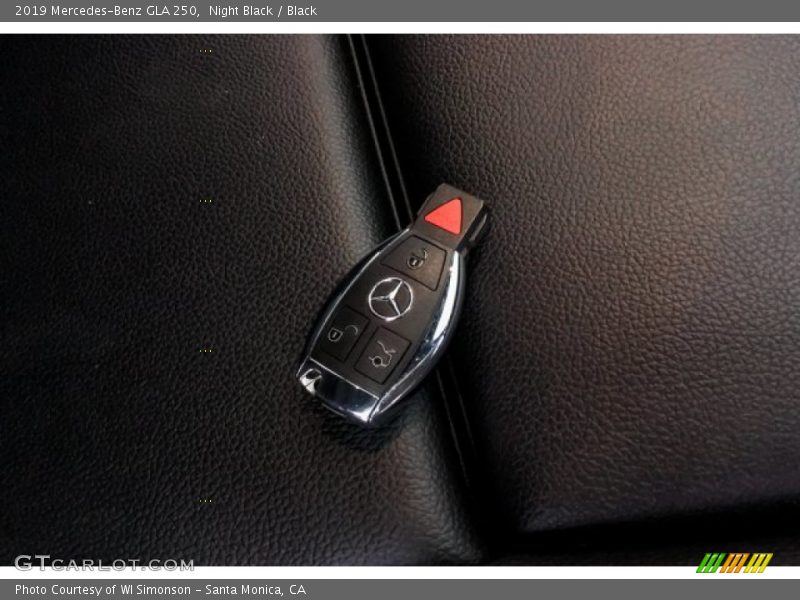 Night Black / Black 2019 Mercedes-Benz GLA 250
