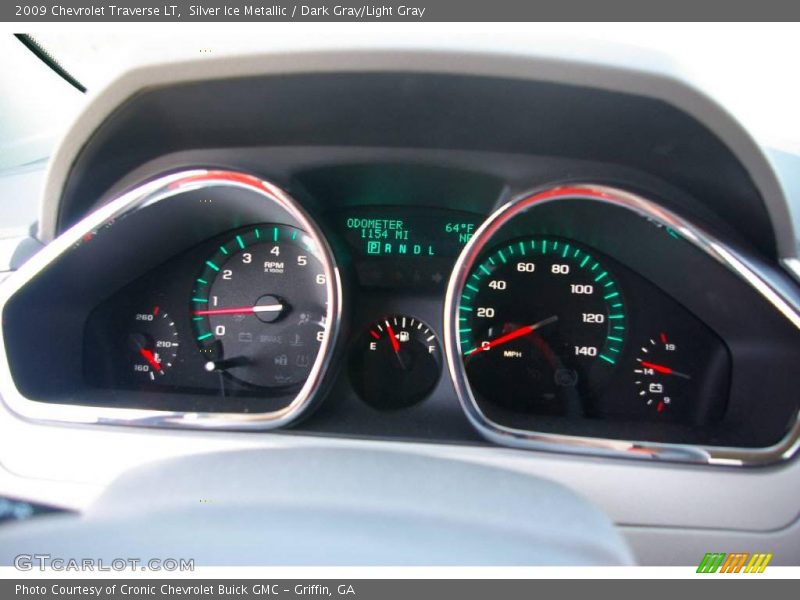 Silver Ice Metallic / Dark Gray/Light Gray 2009 Chevrolet Traverse LT