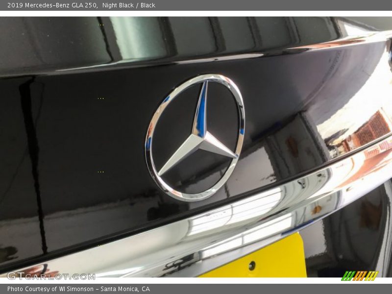 Night Black / Black 2019 Mercedes-Benz GLA 250