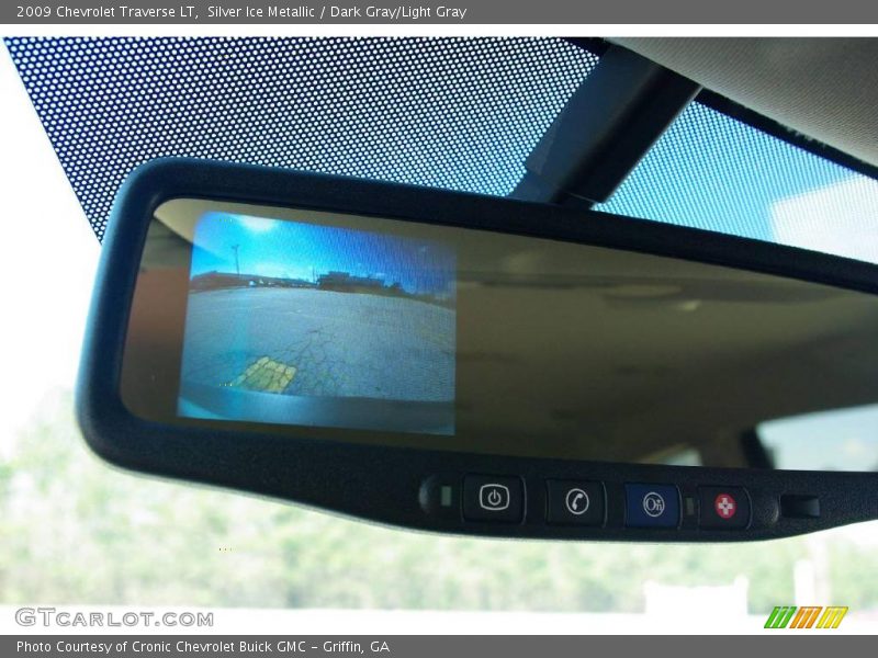 Silver Ice Metallic / Dark Gray/Light Gray 2009 Chevrolet Traverse LT