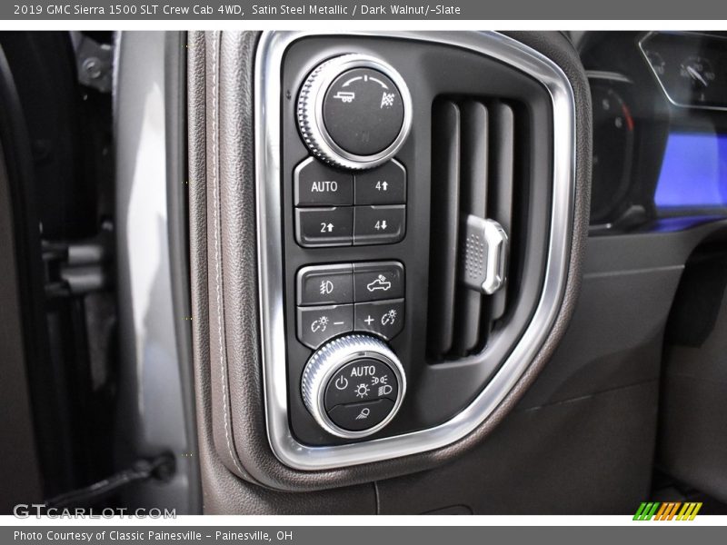 Controls of 2019 Sierra 1500 SLT Crew Cab 4WD