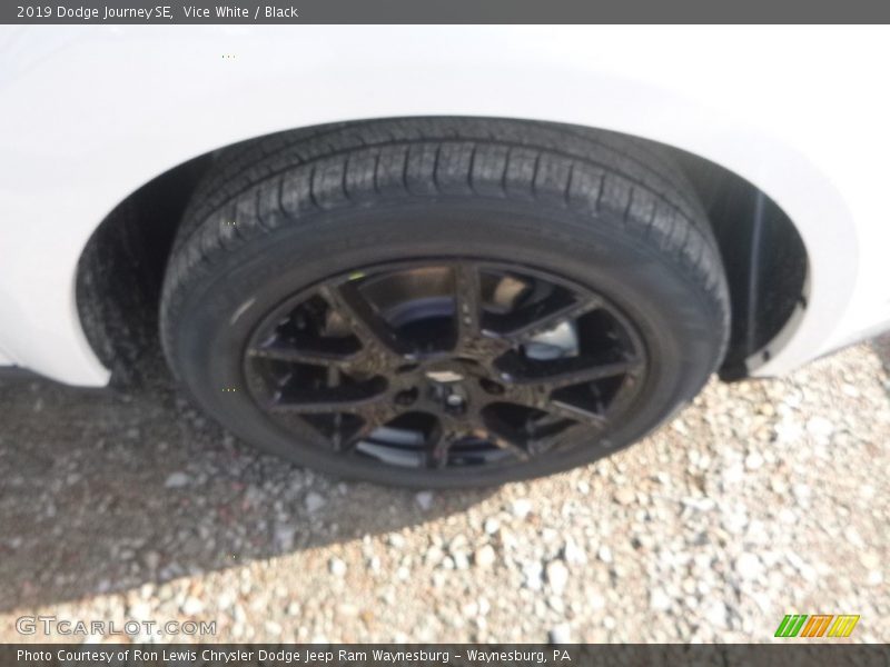 Vice White / Black 2019 Dodge Journey SE