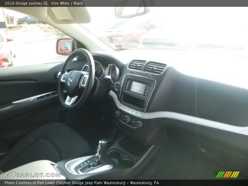 Vice White / Black 2019 Dodge Journey SE