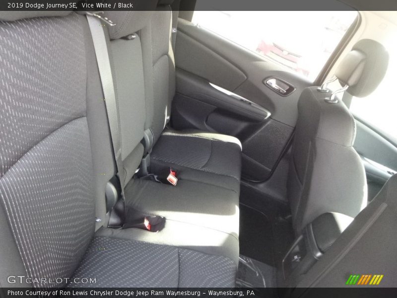 Vice White / Black 2019 Dodge Journey SE