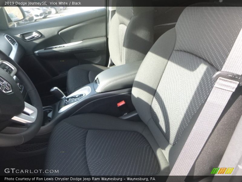 Vice White / Black 2019 Dodge Journey SE