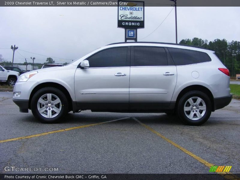 Silver Ice Metallic / Cashmere/Dark Gray 2009 Chevrolet Traverse LT