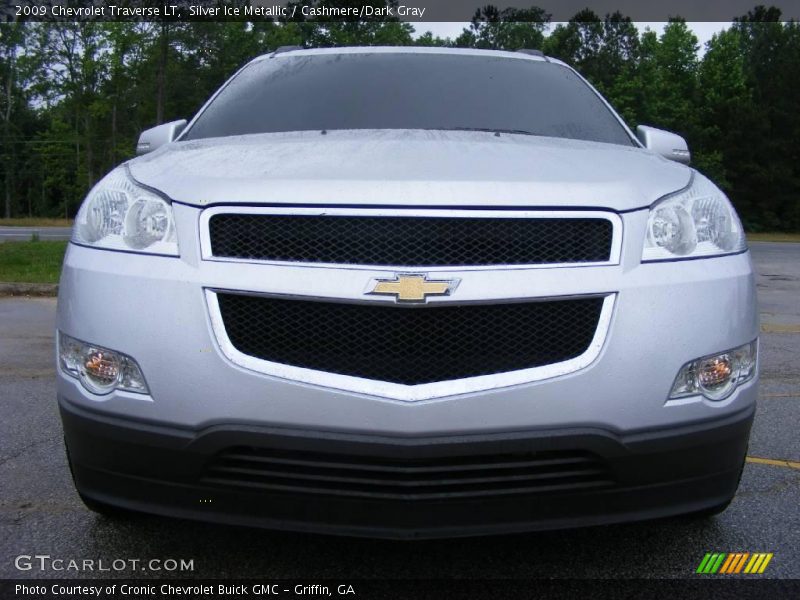 Silver Ice Metallic / Cashmere/Dark Gray 2009 Chevrolet Traverse LT