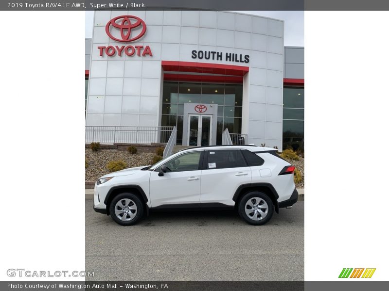 Super White / Black 2019 Toyota RAV4 LE AWD