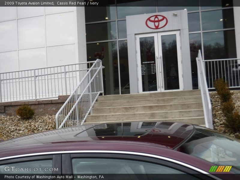 Cassis Red Pearl / Ivory 2009 Toyota Avalon Limited