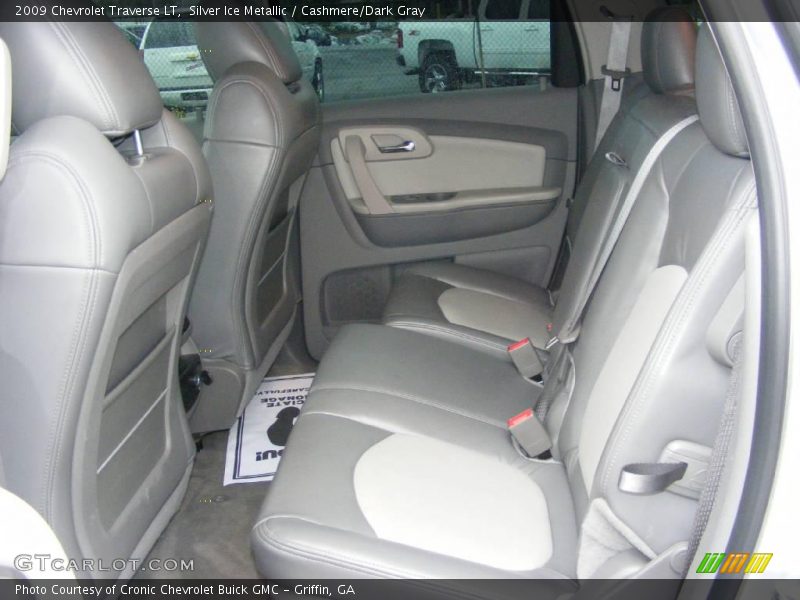 Silver Ice Metallic / Cashmere/Dark Gray 2009 Chevrolet Traverse LT