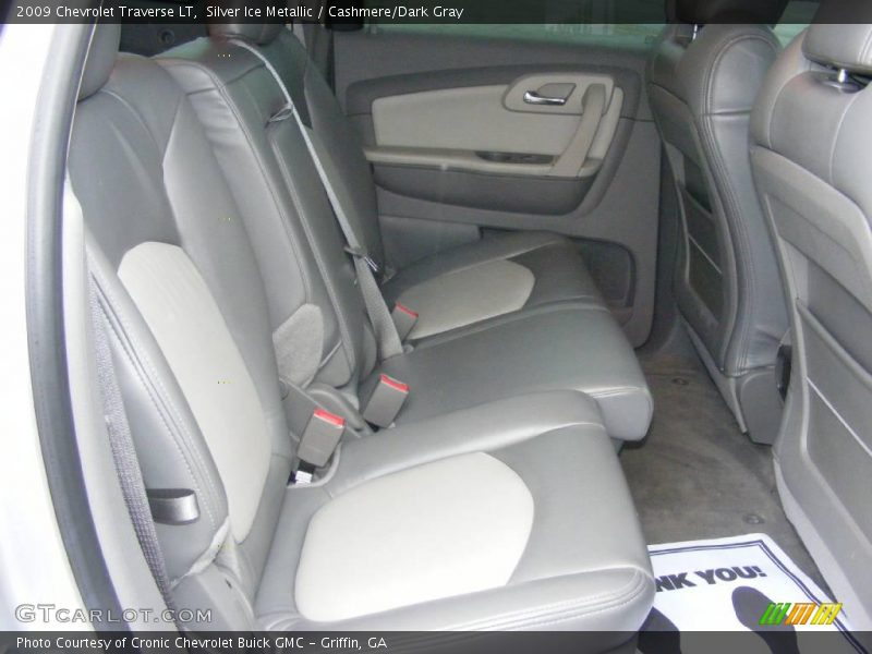Silver Ice Metallic / Cashmere/Dark Gray 2009 Chevrolet Traverse LT