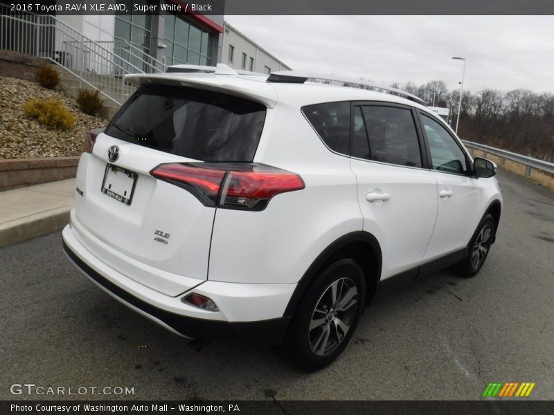 Super White / Black 2016 Toyota RAV4 XLE AWD