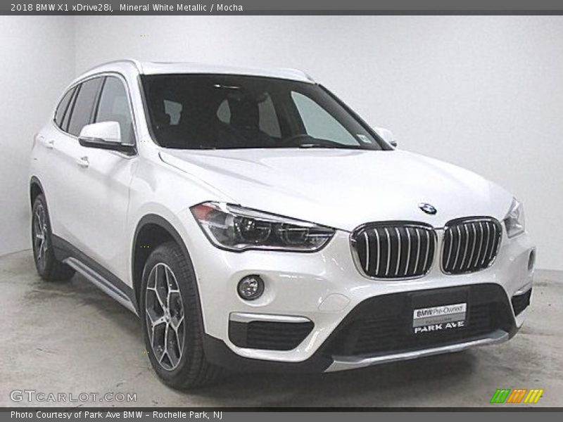 Mineral White Metallic / Mocha 2018 BMW X1 xDrive28i