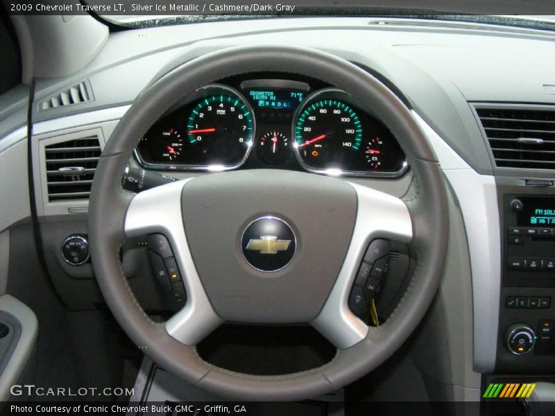 Silver Ice Metallic / Cashmere/Dark Gray 2009 Chevrolet Traverse LT