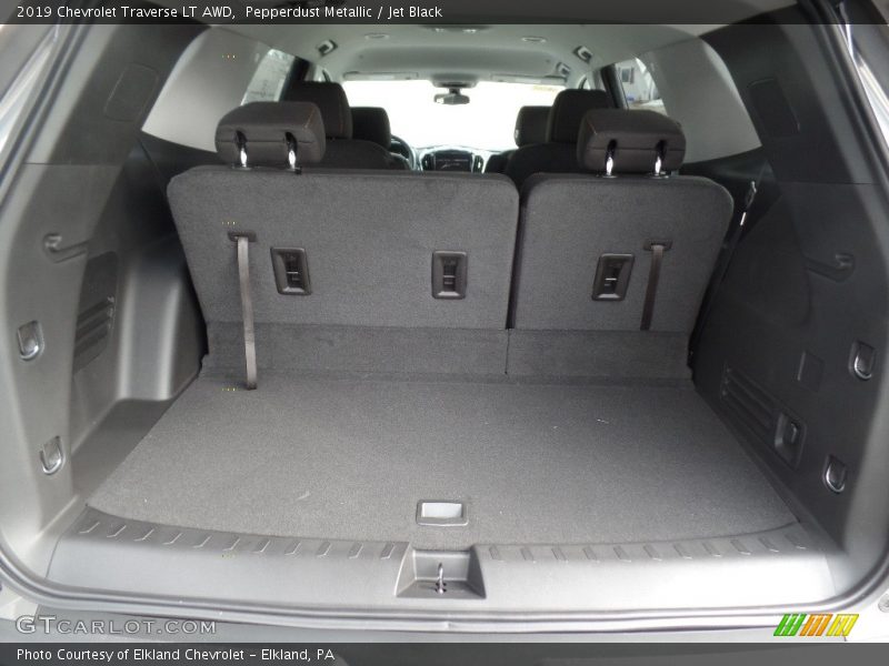Pepperdust Metallic / Jet Black 2019 Chevrolet Traverse LT AWD