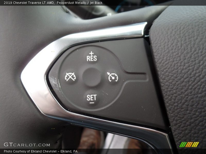 Pepperdust Metallic / Jet Black 2019 Chevrolet Traverse LT AWD