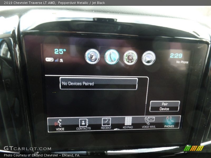 Pepperdust Metallic / Jet Black 2019 Chevrolet Traverse LT AWD