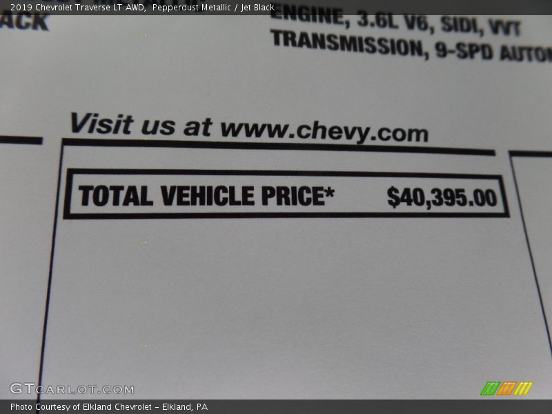 Pepperdust Metallic / Jet Black 2019 Chevrolet Traverse LT AWD