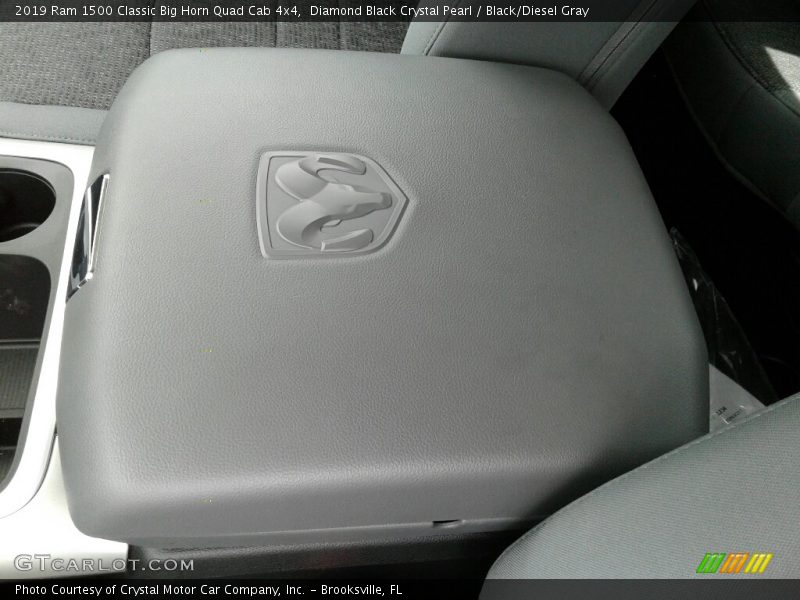 Diamond Black Crystal Pearl / Black/Diesel Gray 2019 Ram 1500 Classic Big Horn Quad Cab 4x4