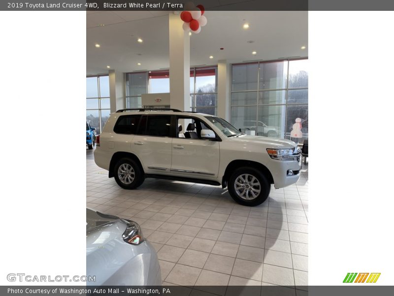 Blizzard White Pearl / Terra 2019 Toyota Land Cruiser 4WD