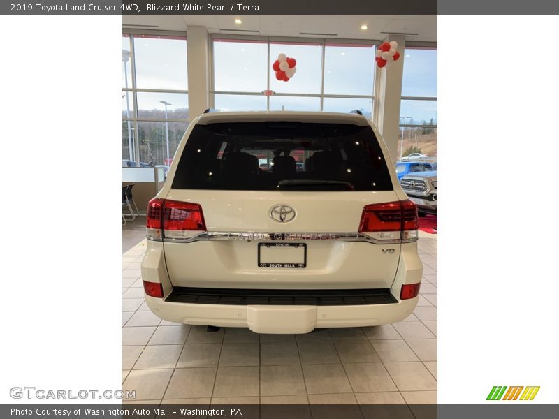 Blizzard White Pearl / Terra 2019 Toyota Land Cruiser 4WD