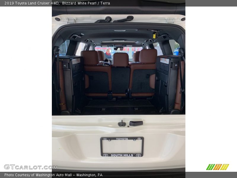 Blizzard White Pearl / Terra 2019 Toyota Land Cruiser 4WD