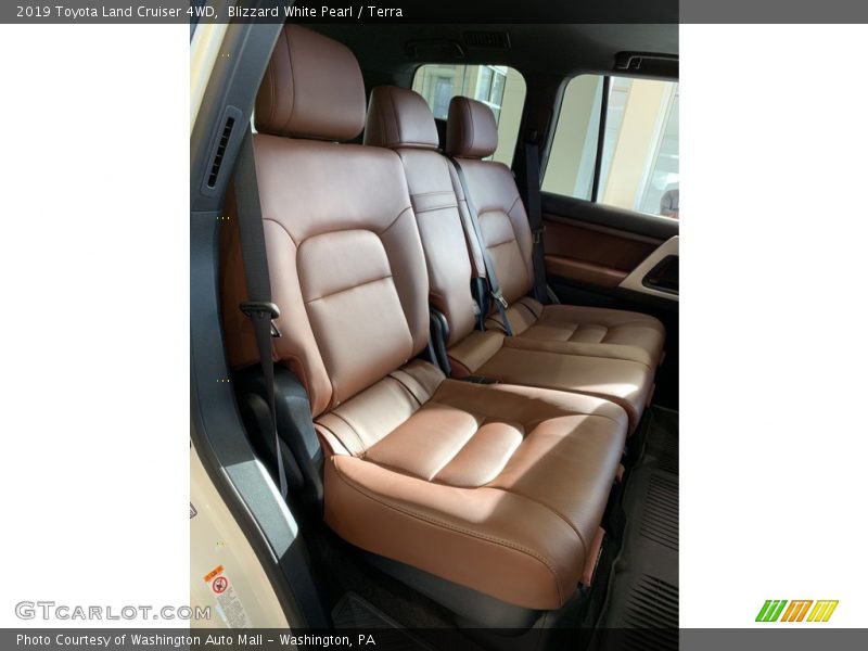 Blizzard White Pearl / Terra 2019 Toyota Land Cruiser 4WD