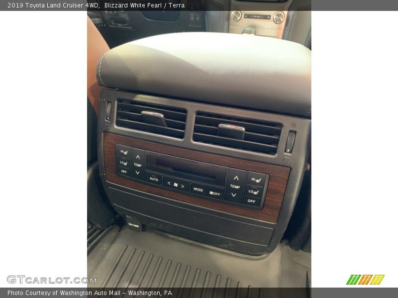 Blizzard White Pearl / Terra 2019 Toyota Land Cruiser 4WD