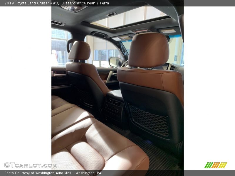 Blizzard White Pearl / Terra 2019 Toyota Land Cruiser 4WD