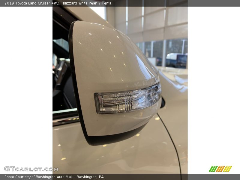 Blizzard White Pearl / Terra 2019 Toyota Land Cruiser 4WD