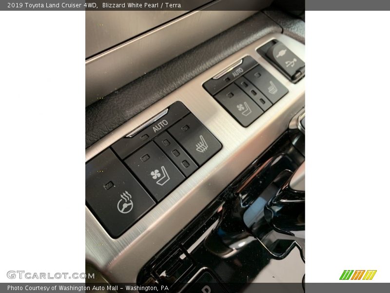 Blizzard White Pearl / Terra 2019 Toyota Land Cruiser 4WD
