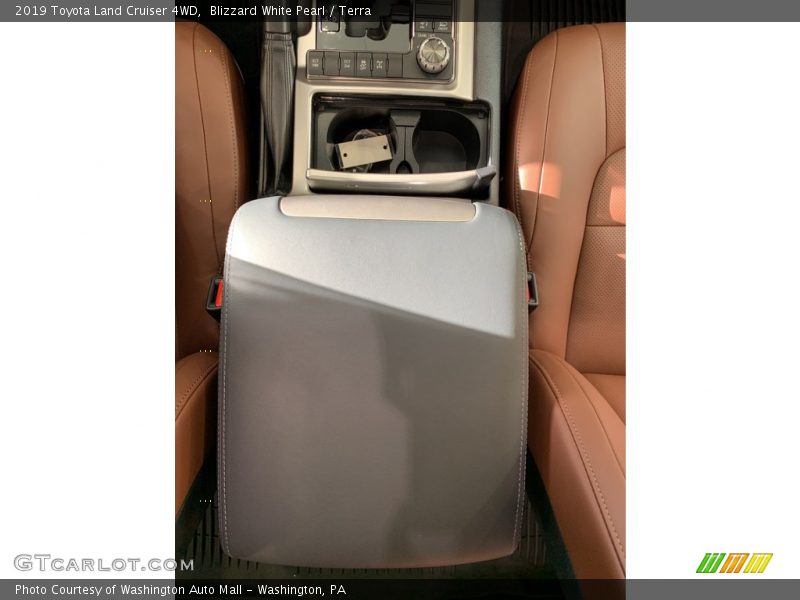 Blizzard White Pearl / Terra 2019 Toyota Land Cruiser 4WD