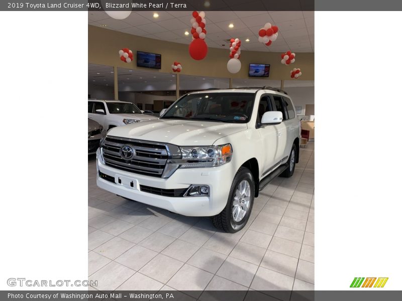 Blizzard White Pearl / Terra 2019 Toyota Land Cruiser 4WD